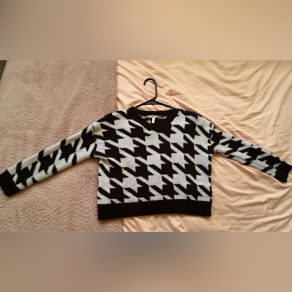 Self Esteem Black & White Houndstooth Crewneck Sweater